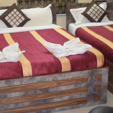 Recline Hotel And Restaurant Gauripur Extérieur photo