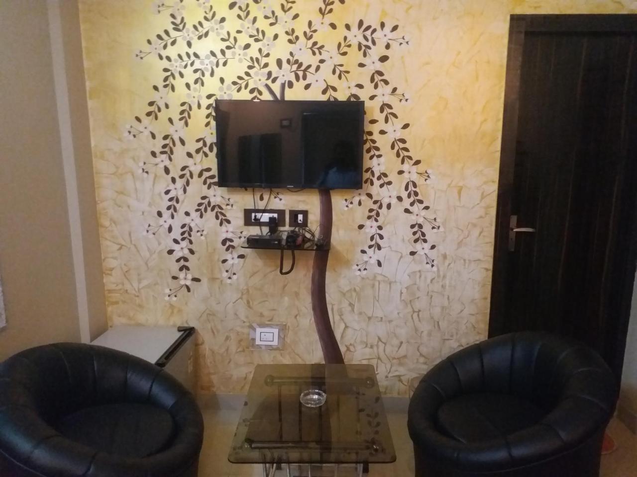Recline Hotel And Restaurant Gauripur Extérieur photo