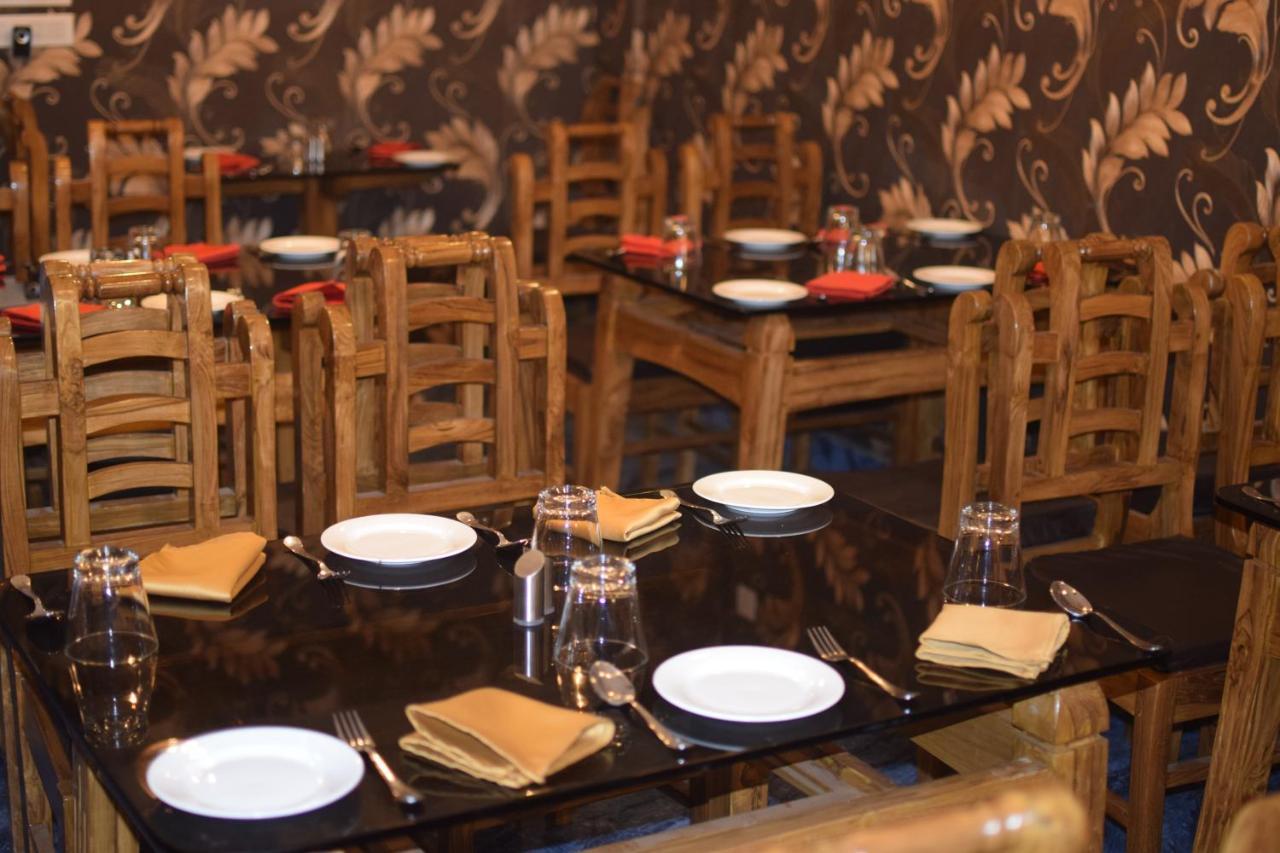 Recline Hotel And Restaurant Gauripur Extérieur photo